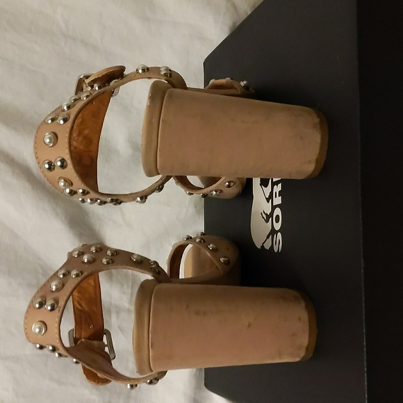 ✨50% OFF✨ Steve Madden Cara studded sandals - Picture 5 of 9